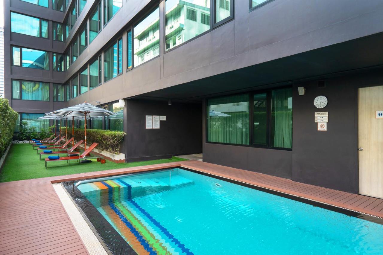 Vic 3 Bangkok Hotel Exterior foto