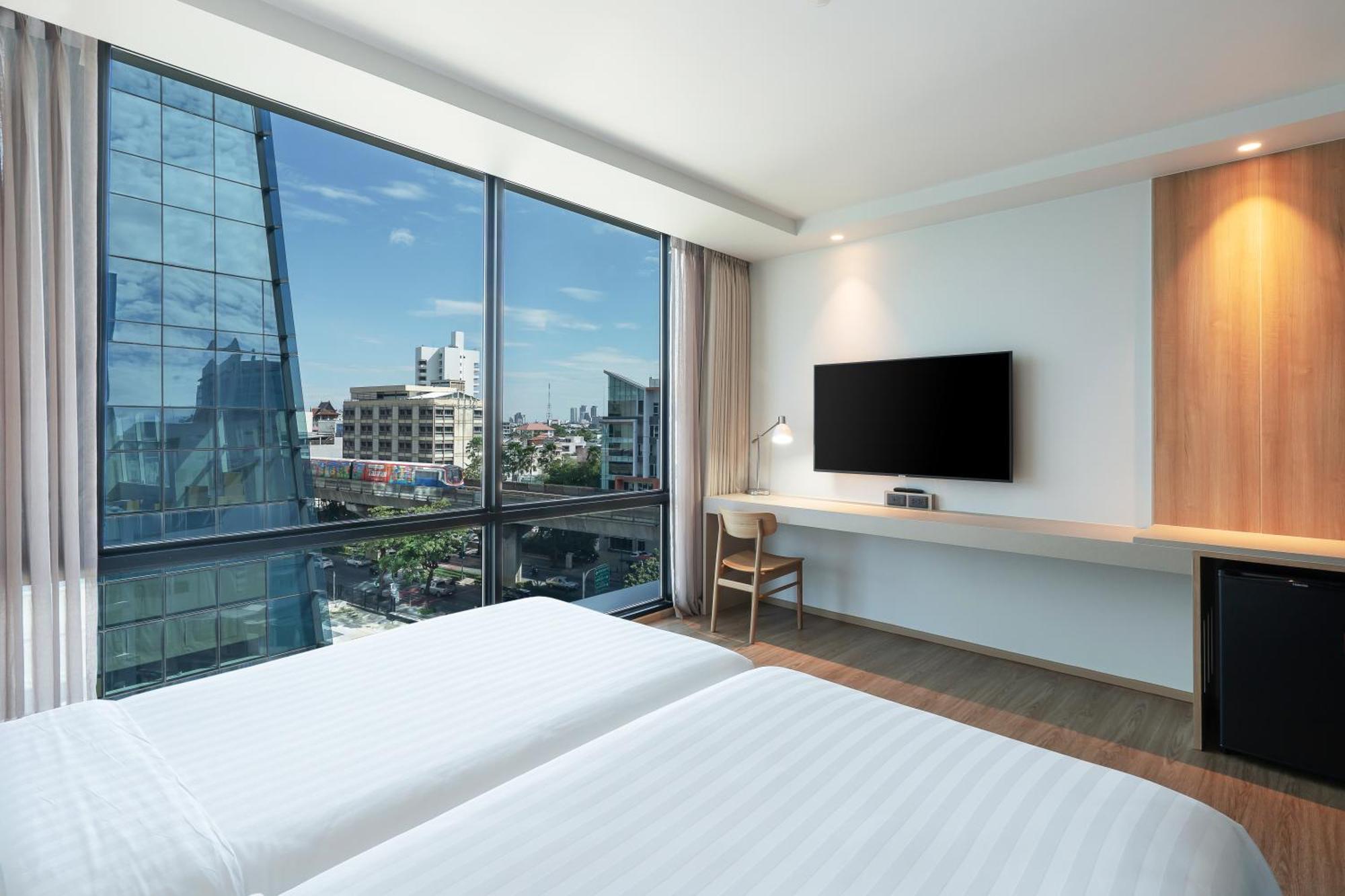 Vic 3 Bangkok Hotel Exterior foto